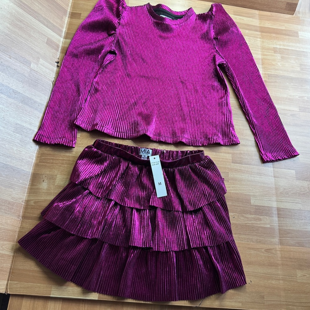 MIA New York berry metallic plisse puff sleeve top and matching skirt s/m nwt